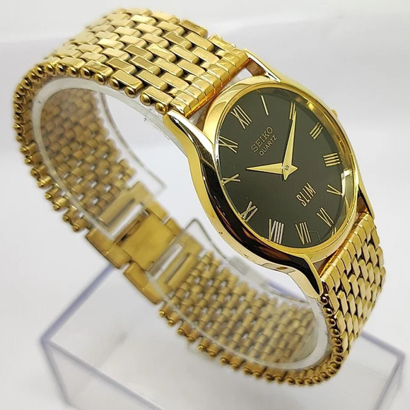 Vintage Style Seiko Quartz Mens Gold Watch & Black accents W/ Metal Strap - Picture 4 of 5